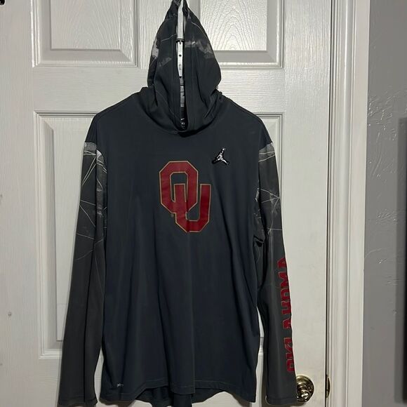 🔥🔥OKLAHOMA OU SOONERS Nike Dri-Fit Jordan Brand Lightweight Hoodie - EXCELLENT - Picture 1 of 13